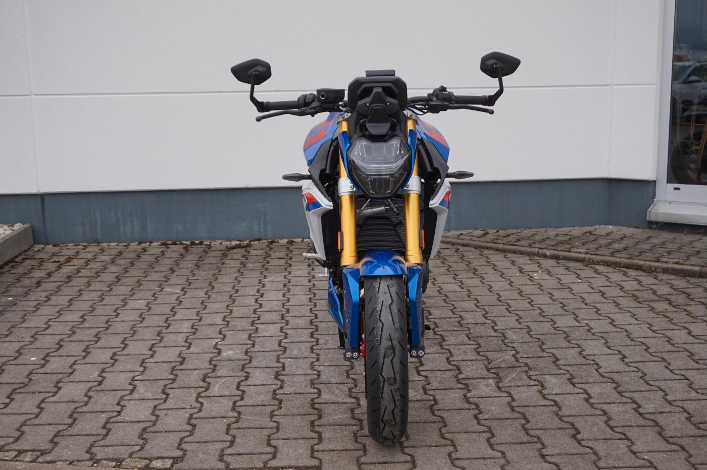 BMW F 900 R