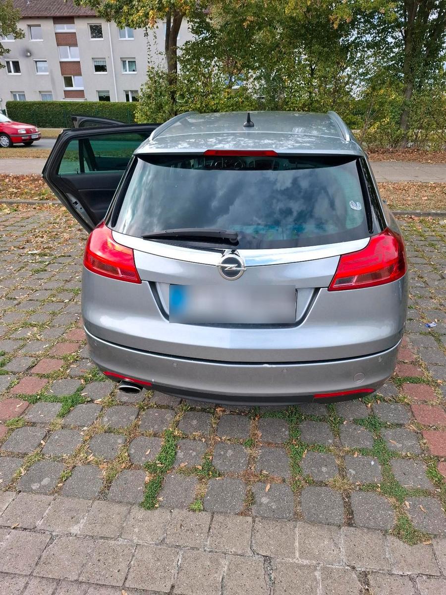 Opel Insignia 2010 — interior