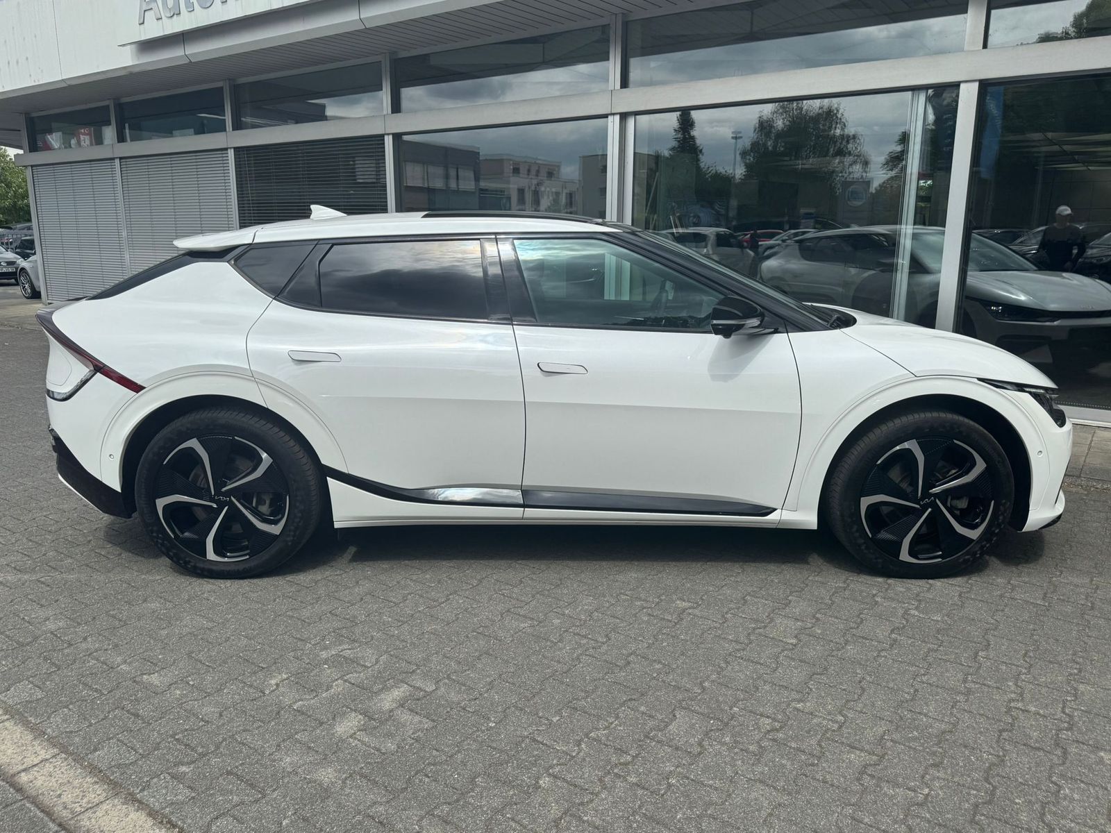 Fahrzeugabbildung Kia EV6 GT-Line 4WD WERKSGA+PANO+MEMO+HEAD+ACC+360°