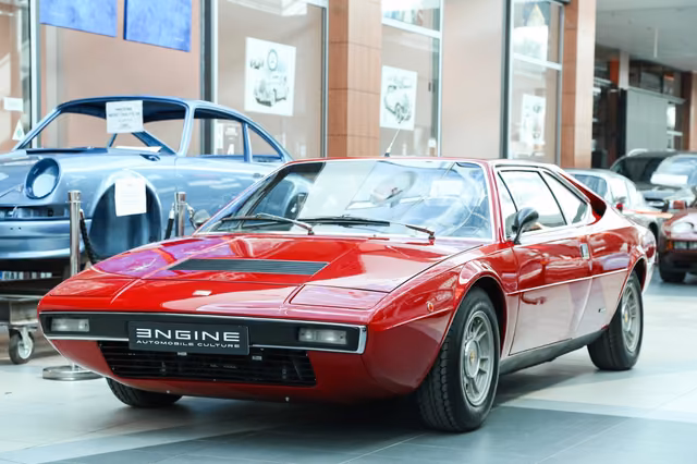 Ferrari Dino 208 gt4
