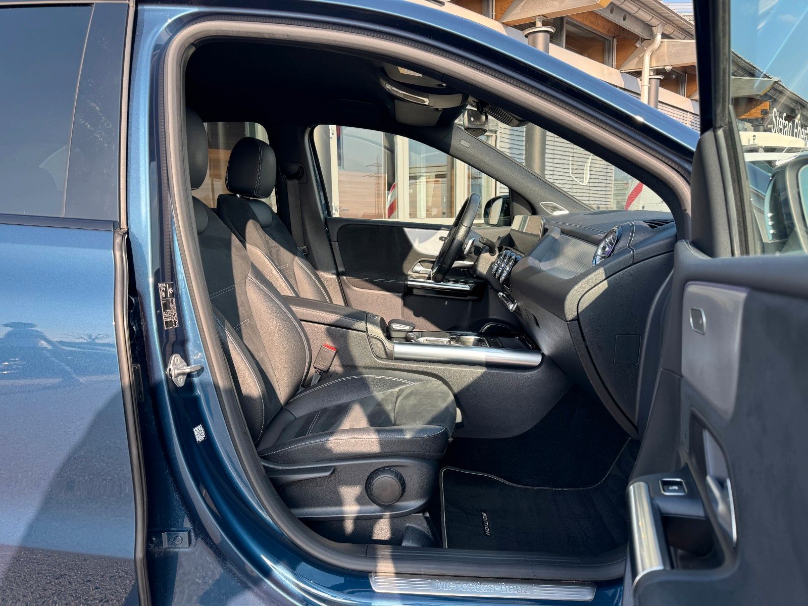 Fahrzeugabbildung Mercedes-Benz B 200 d Edition AMG Night+AHK+Burm+Ambiente