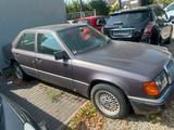 Mercedes-Benz Mercedes 200 D - Mercedes-Benz 200 in Mannheim
