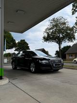 Audi A8 4.2 l TDI V8 - Audi A8 in Duisburg