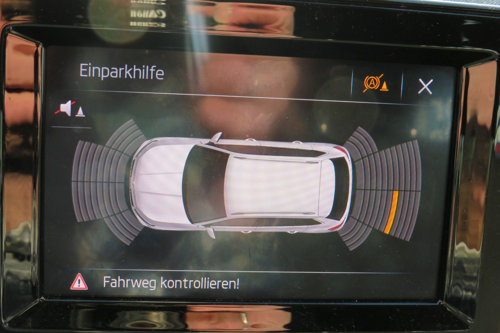 Fahrzeugabbildung SKODA Kamiq Ambition DSG LED AHK GRA PDC SITZH.