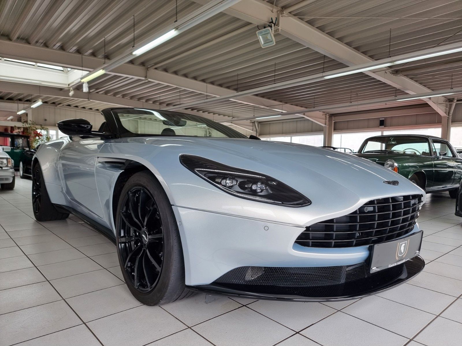 Fahrzeugabbildung Aston Martin DB11 4.0 V8 Last Facelift/Lightning/Like new!