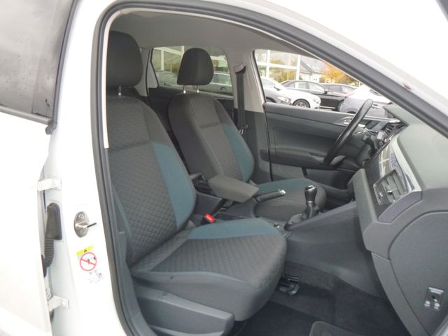 Fahrzeugabbildung Volkswagen Polo VI IQ.DRIVE >Navi/Sitzheiz/Einparkhilfe/ACC