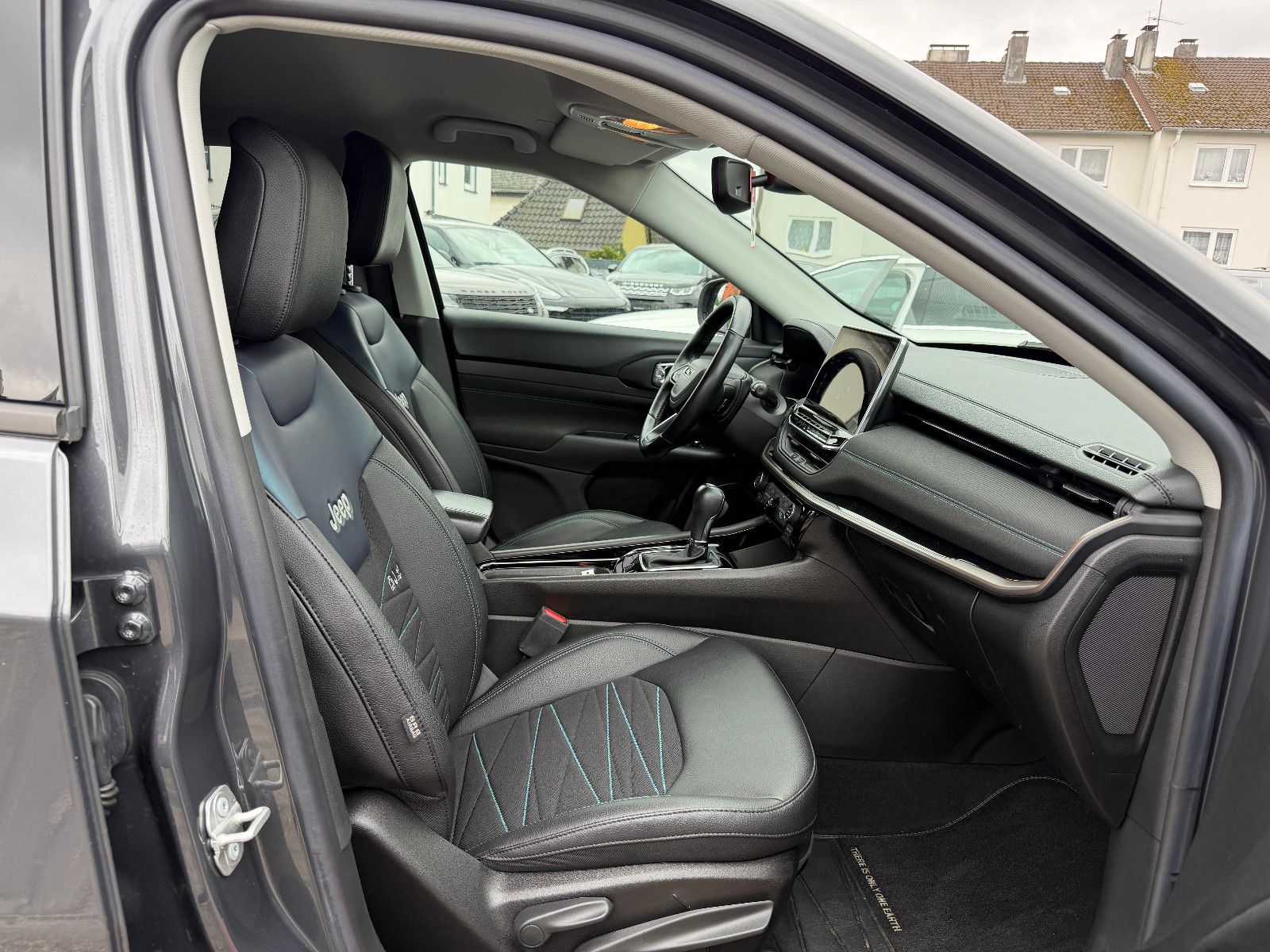 Fahrzeugabbildung Jeep Compass Upland/ALIPINE-SOUND/360°KAM/CARPLAY