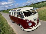 Volkswagen T1 Samba Oldtimer restauriert - rote Volkswagen T1