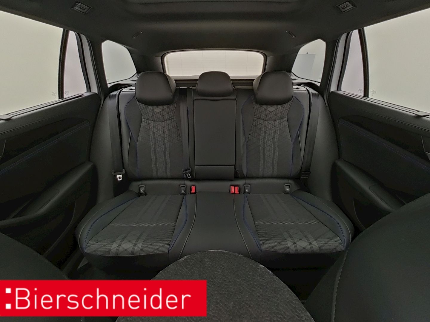 Volkswagen Passat - Bild 17
