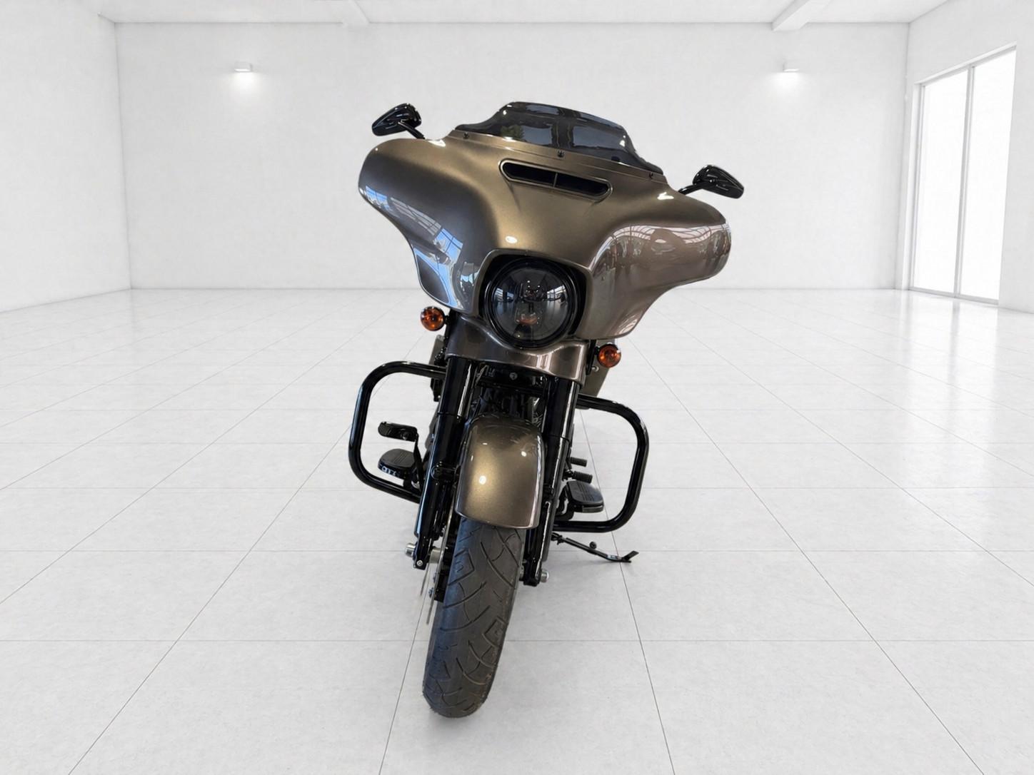 Harley-Davidson Street Glide 107 Ape