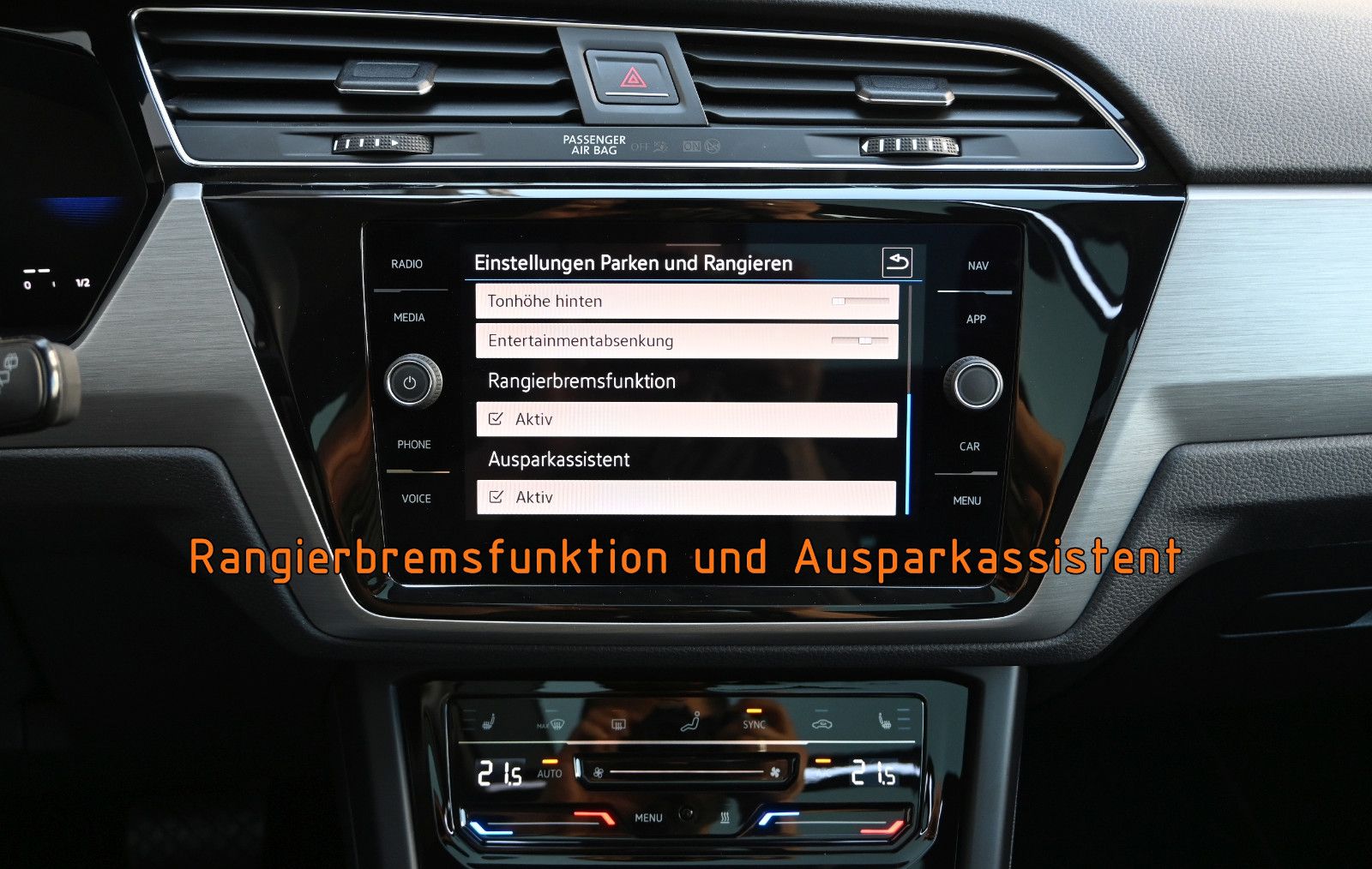 Fahrzeugabbildung Volkswagen Touran 1.5 TSI DSG °ACC°AHK°PANO°STHZ°DYNAUDIO°