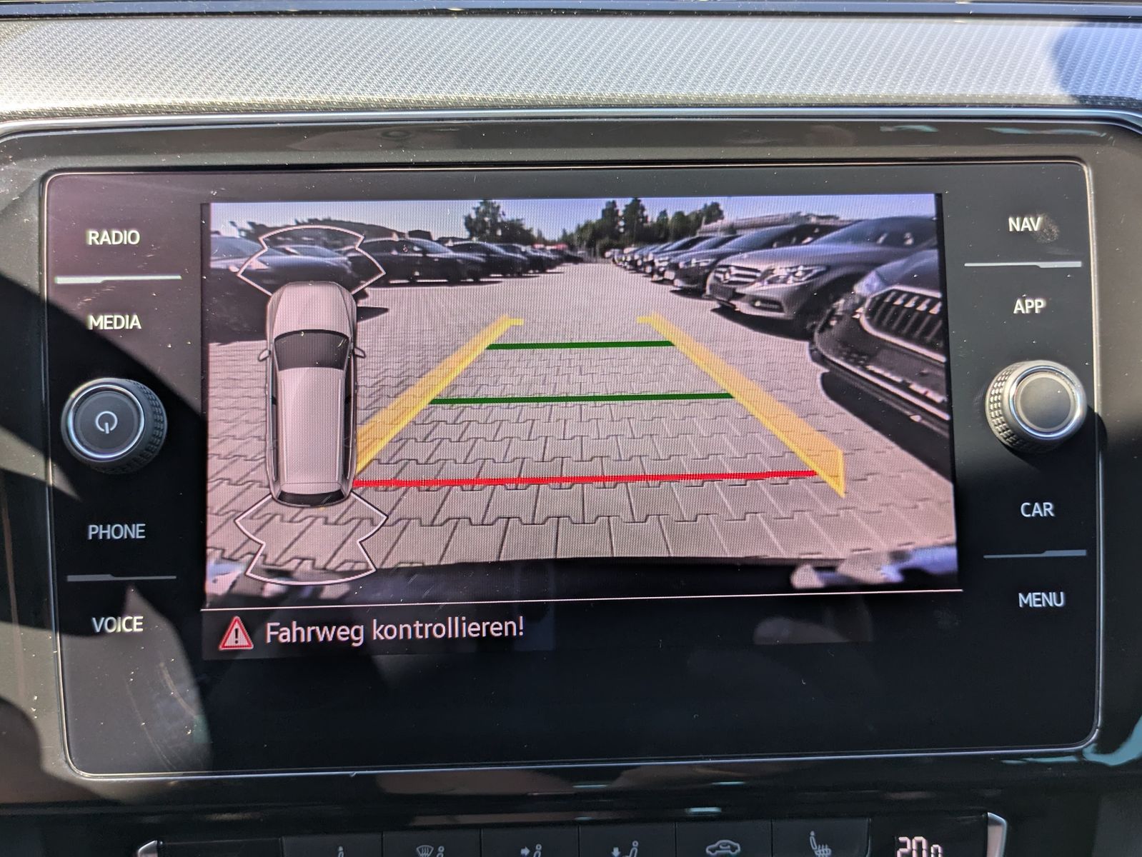 Fahrzeugabbildung Volkswagen Passat 2.0 TDI DSG R-Line 2x 4Motion LEDER*LED