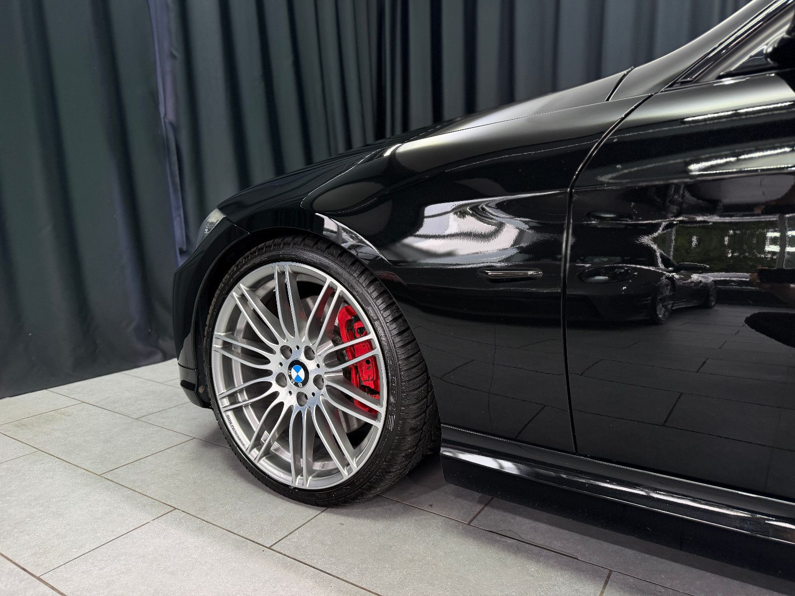 Fahrzeugabbildung BMW 335 i xDrive Touring|LEDER|NAVI|PANO