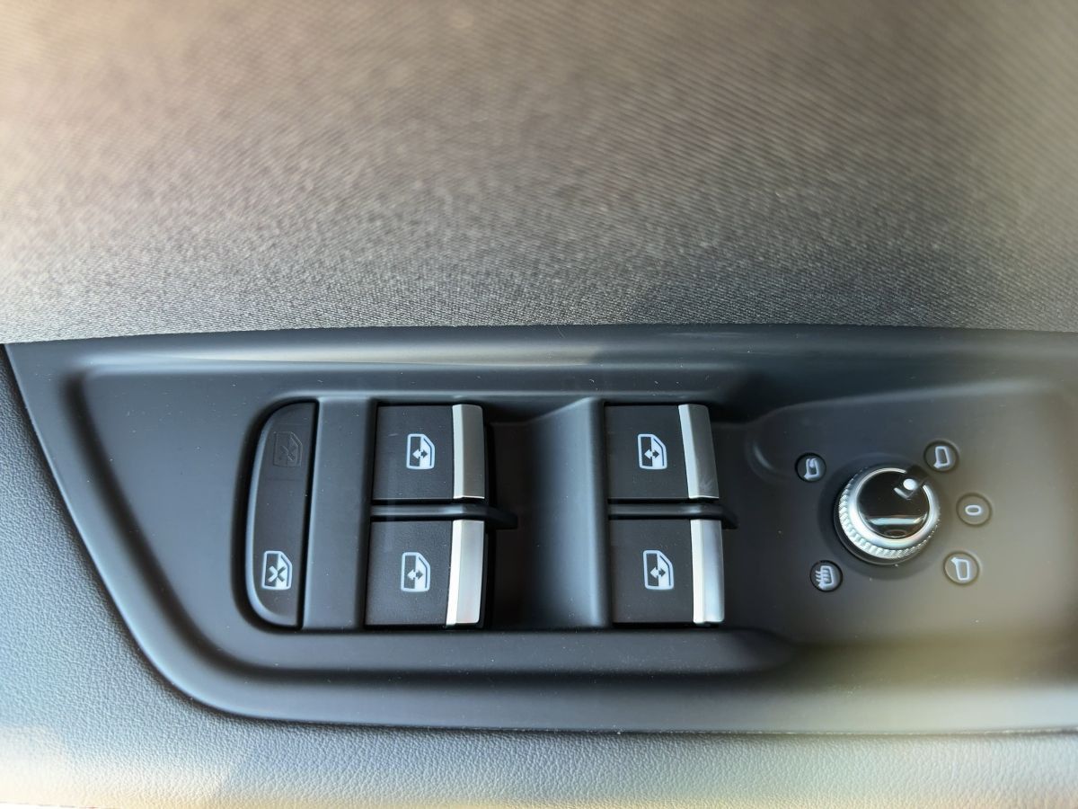 Audi A4 allroad 40 TDI Q. Pano LED Navi Kamera HUD foto 14