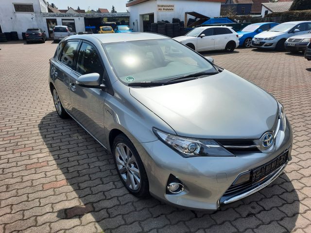 Toyota Auris Hybrid Life+