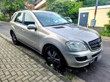 Mercedes-Benz ML 320 Silber - Mercedes-Benz ML 320 in Frankfurt (Main)