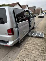 Volkswagen T5 Multivan (behindertengerecht ausgebaut) - Volkswagen T5 Multivan mit Diesel-Antrieb: Automatik