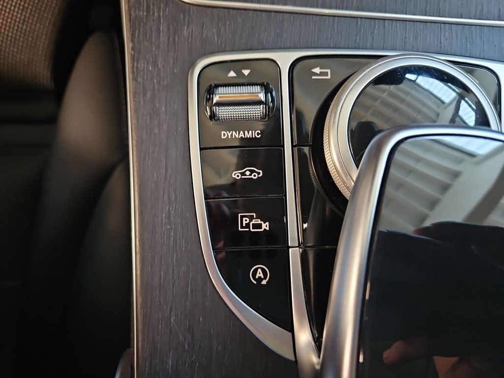 Fahrzeugabbildung Mercedes-Benz C 200 T AMG Distronic+ SDHZ Airmatic Pano Sound