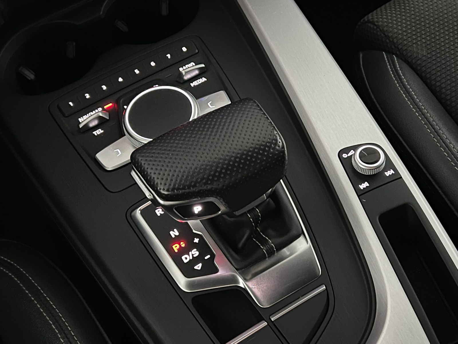 Fahrzeugabbildung Audi A4 Avant S-LINE SPORT PLUS/MASSAGE/MATRIX/VIRCO