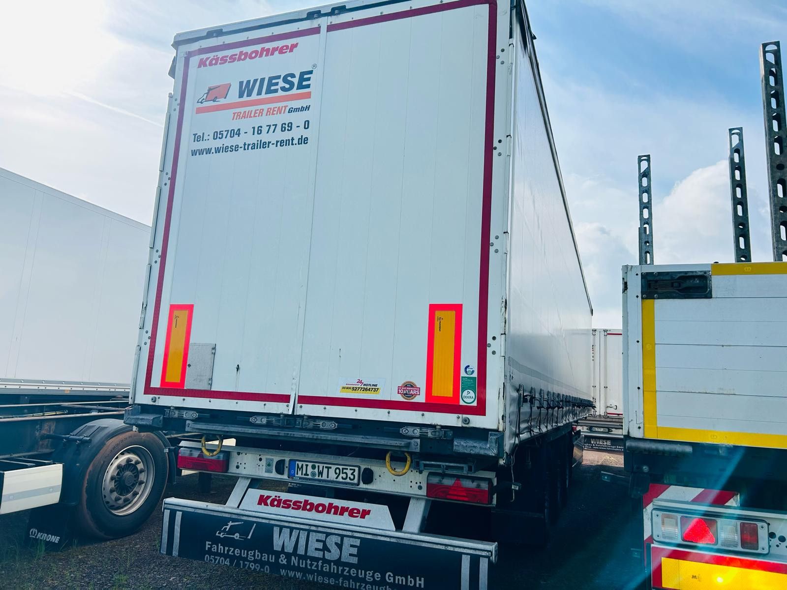 Fahrzeugabbildung Kässbohrer Schiebeplanen Auflieger