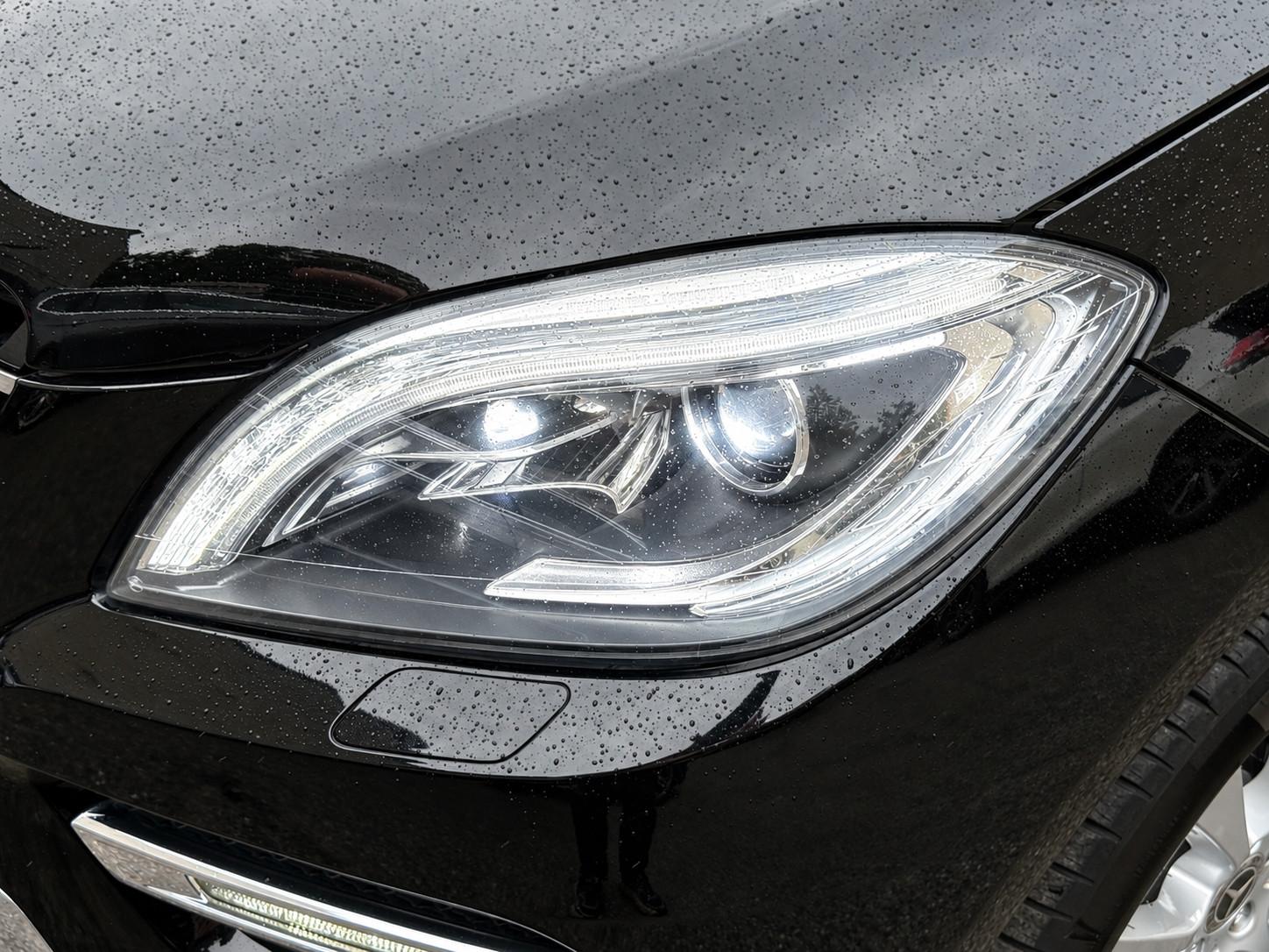 Mercedes-Benz ML250 4-MATIC BT *Navi*Leder*AHK*8x Bereift*