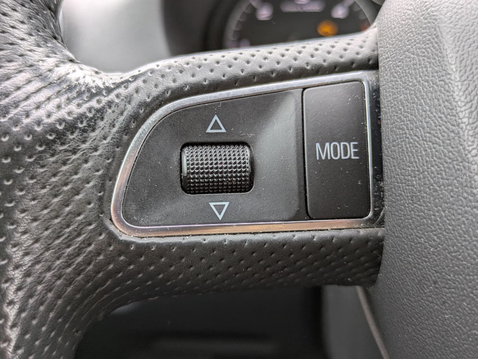 Fahrzeugabbildung Audi A3 2.0 TDI SPORT XENON*TÜV*AHK*MFL*KLIMA