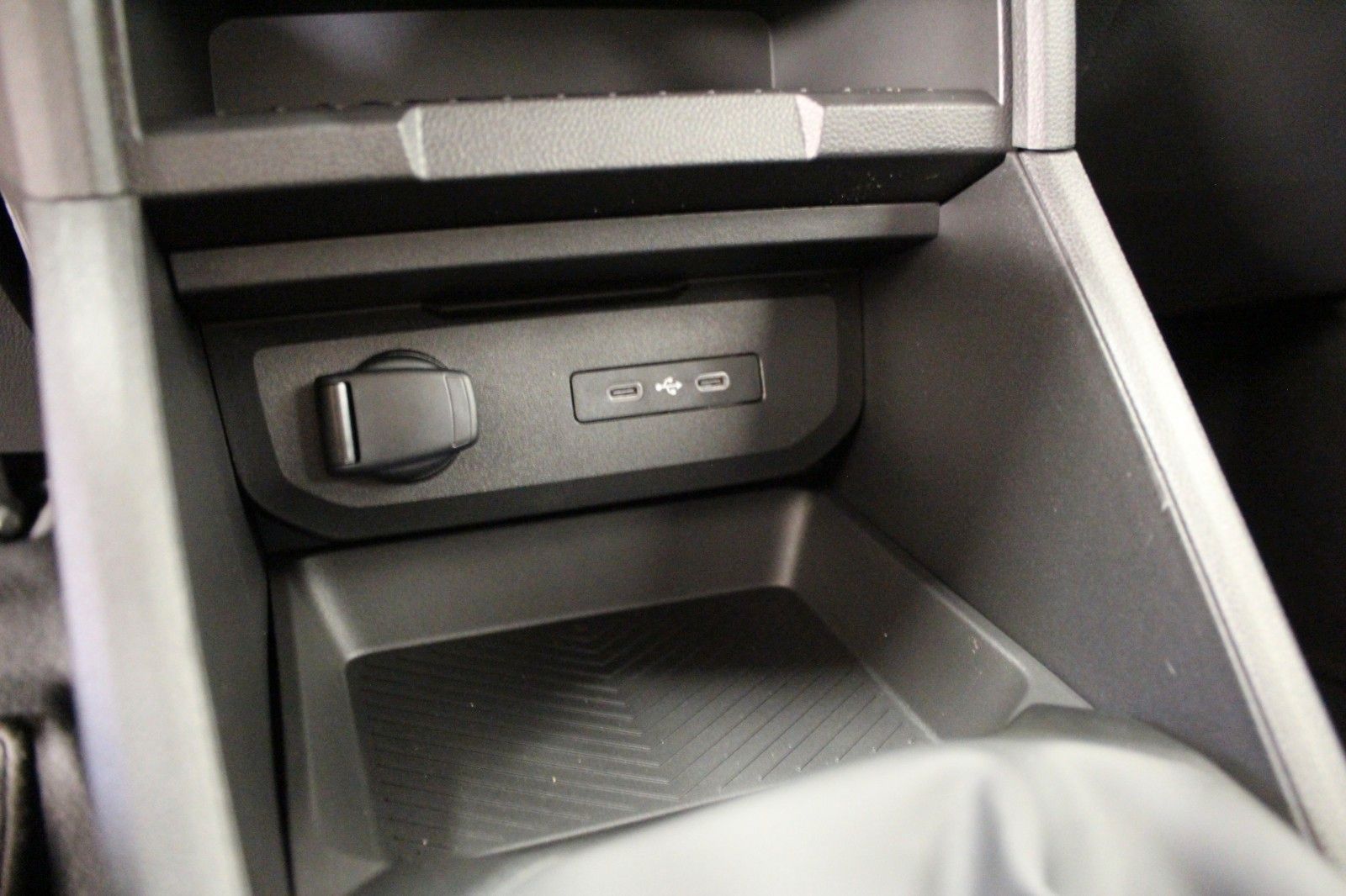 Fahrzeugabbildung Dacia Duster mild hybrid 140 Expression*Winterp.*MY 26