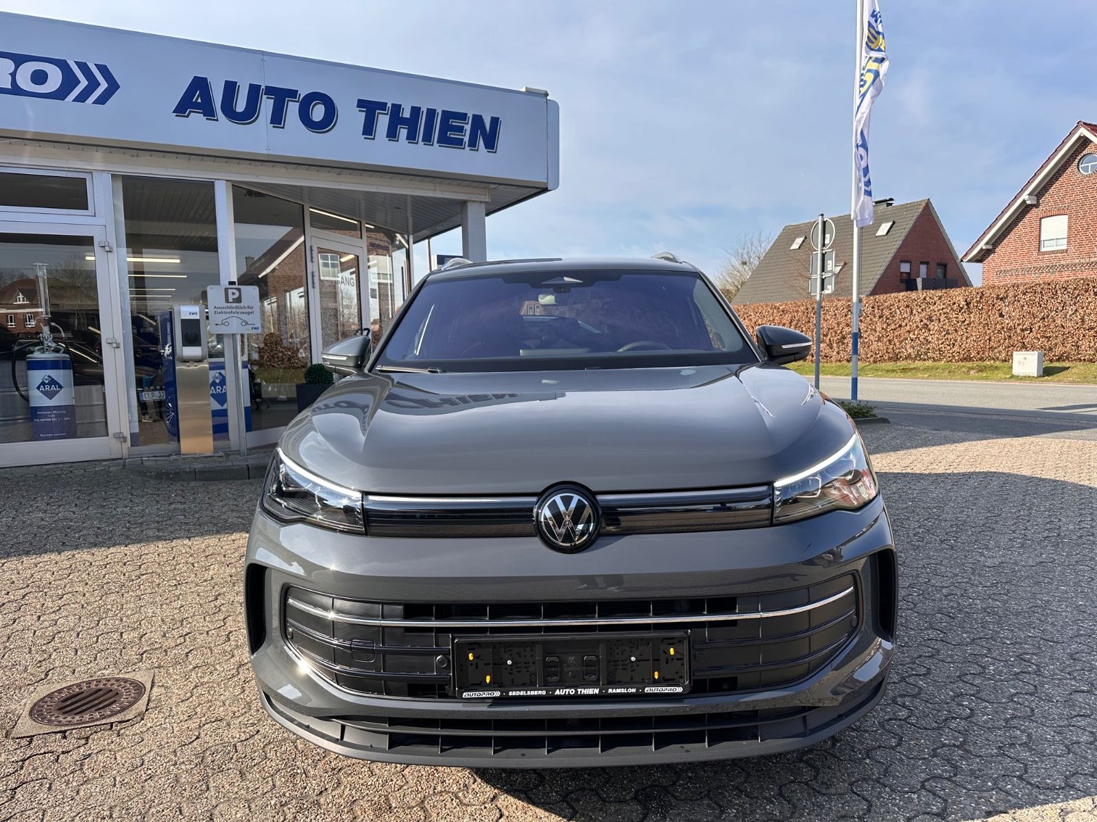 Fahrzeugabbildung Volkswagen Tiguan Life 1.5 e-Hybrid DSG ACC/APP/PDC/LED+