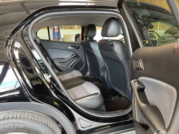 Mercedes-Benz GLA 200 7G-DCT Style *NAVI*XENON*SHZ*TEMPOMAT*