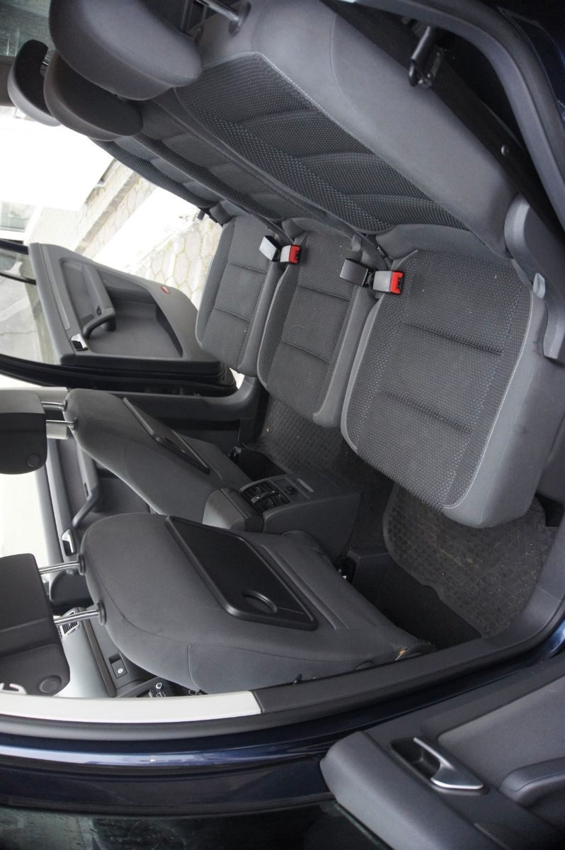 Fahrzeugabbildung Volkswagen Touran Comfortline Standheizung, GRA, Lederlenk,