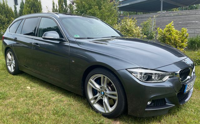 BMW 330i Touring M Sport (HUD, Keyless)