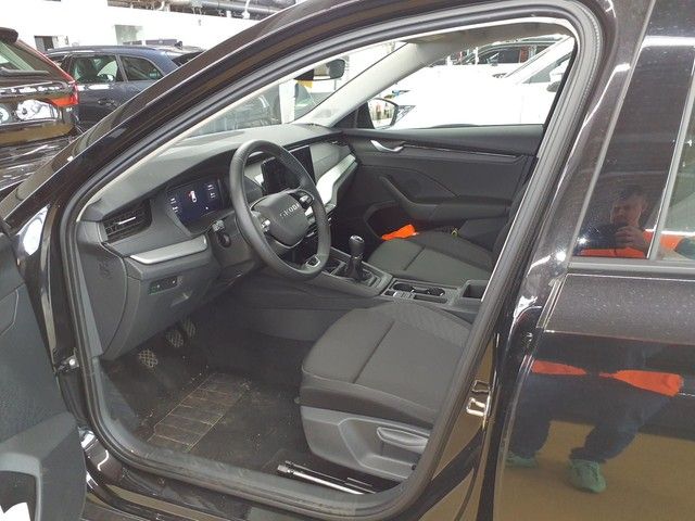 Fahrzeugabbildung Skoda Octavia Combi 2.0TDI Essence SitzHz PDC LED