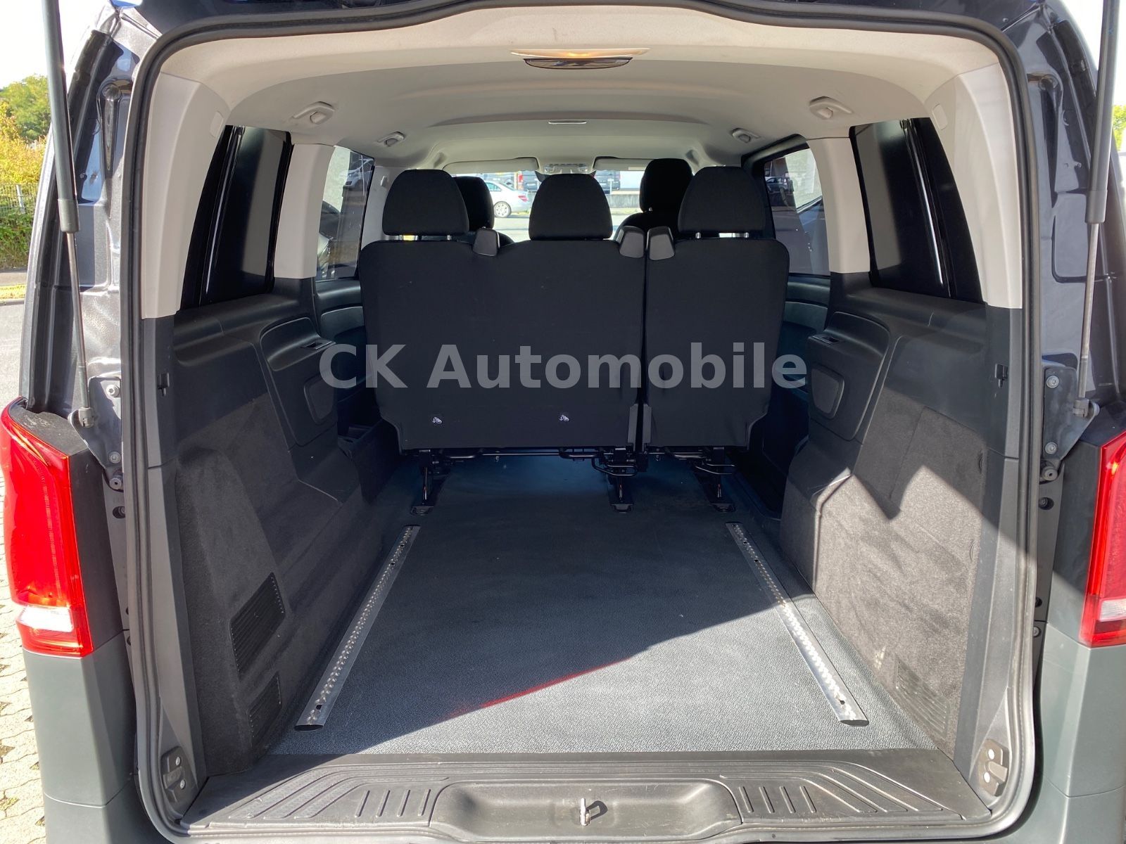 Fahrzeugabbildung Mercedes-Benz Mercedes-Benz Vito Mixto 124 lang Autom./5 Sitze