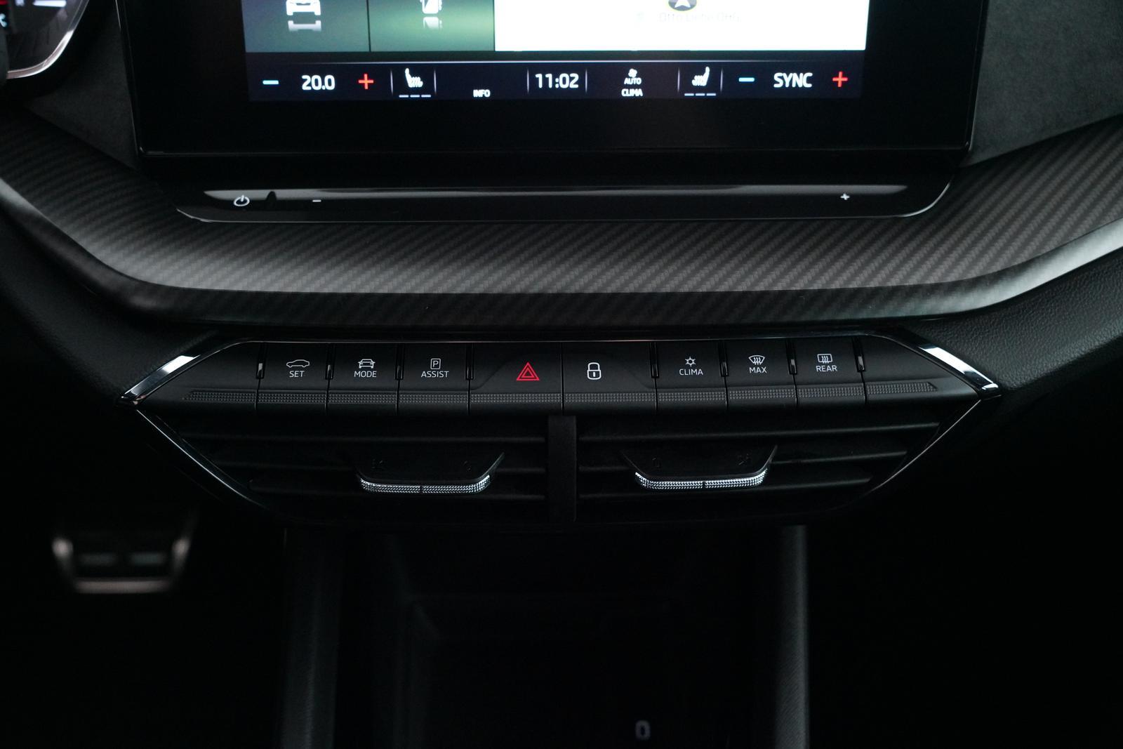 Skoda OCTAVIA COMBI RS 2.0TSI DSG HEAD-UP+SCHECKHEFT