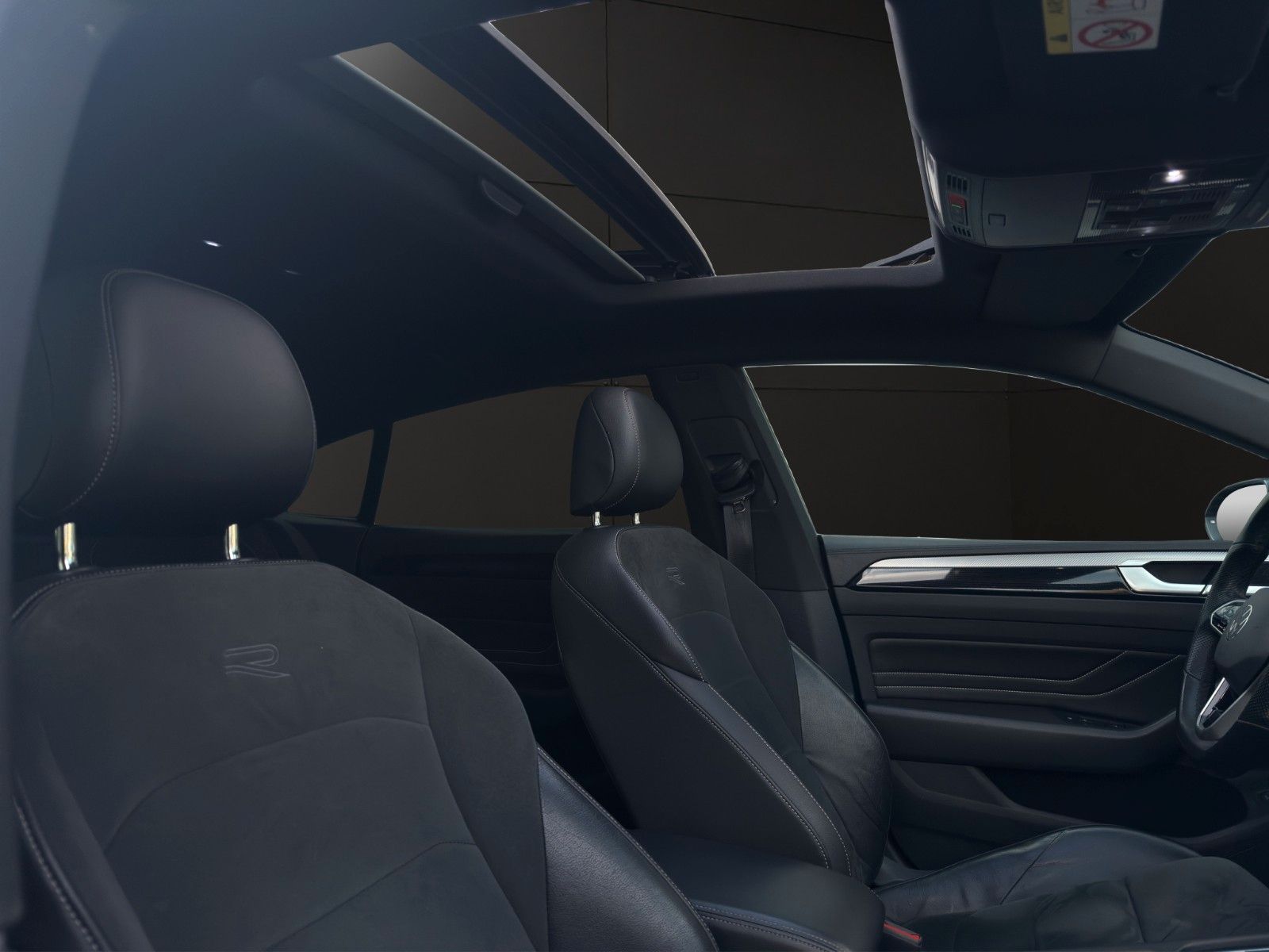 Fahrzeugabbildung Volkswagen Arteon R-Line *Pano*Kamera*Ambiente*ACC*Carplay