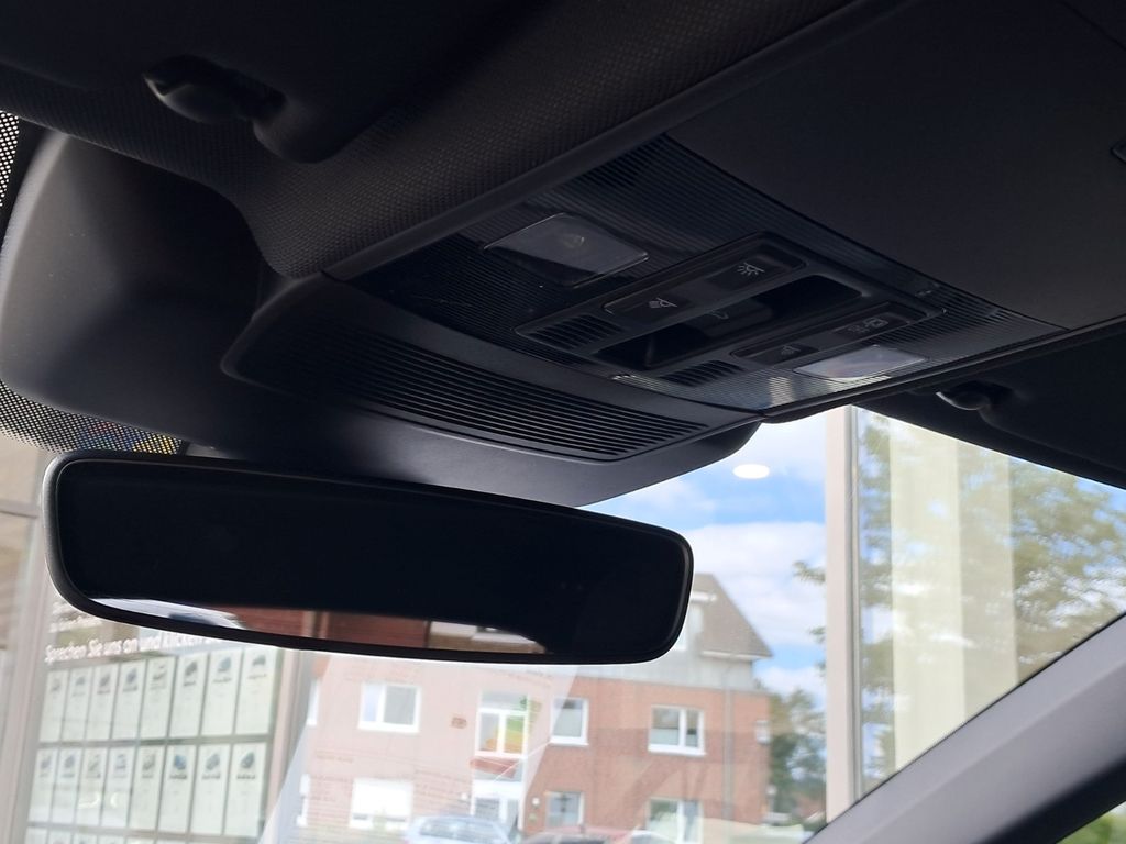 VW Taigo 1.5 TSI DSG R-Line Schiebedach AHK Matrix - Bild 21
