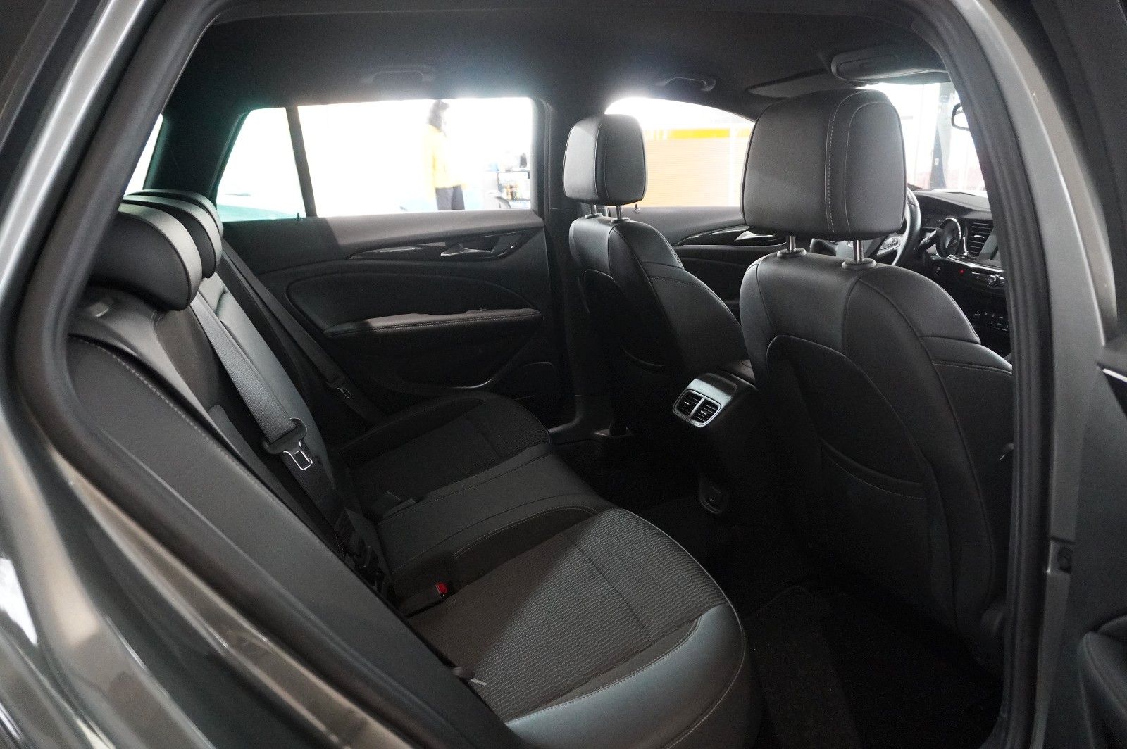 Fahrzeugabbildung Opel Insignia B ST 1.6D INNOV. NAVI/LED/KAMERA/SH/AHK