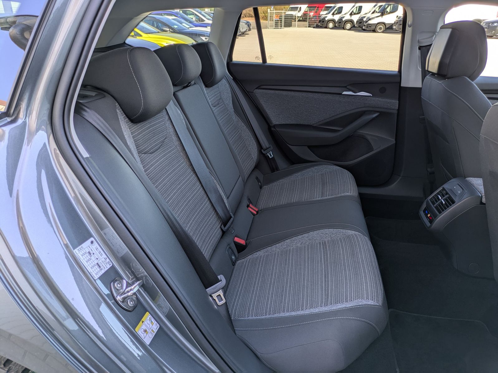 Fahrzeugabbildung SKODA Superb 2.0 TDI 4x4 Selection MATRIX*AHK*PANO*19"
