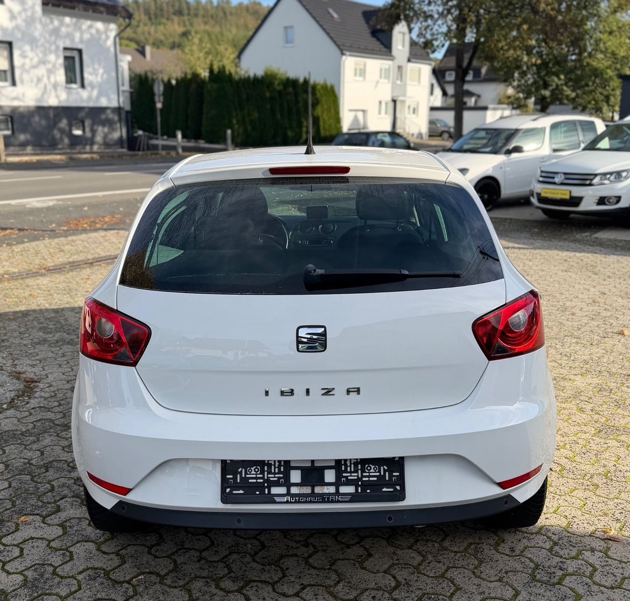 Fahrzeugabbildung SEAT Ibiza 1.4 Style *NAVI *PDC *TEMPOMAT