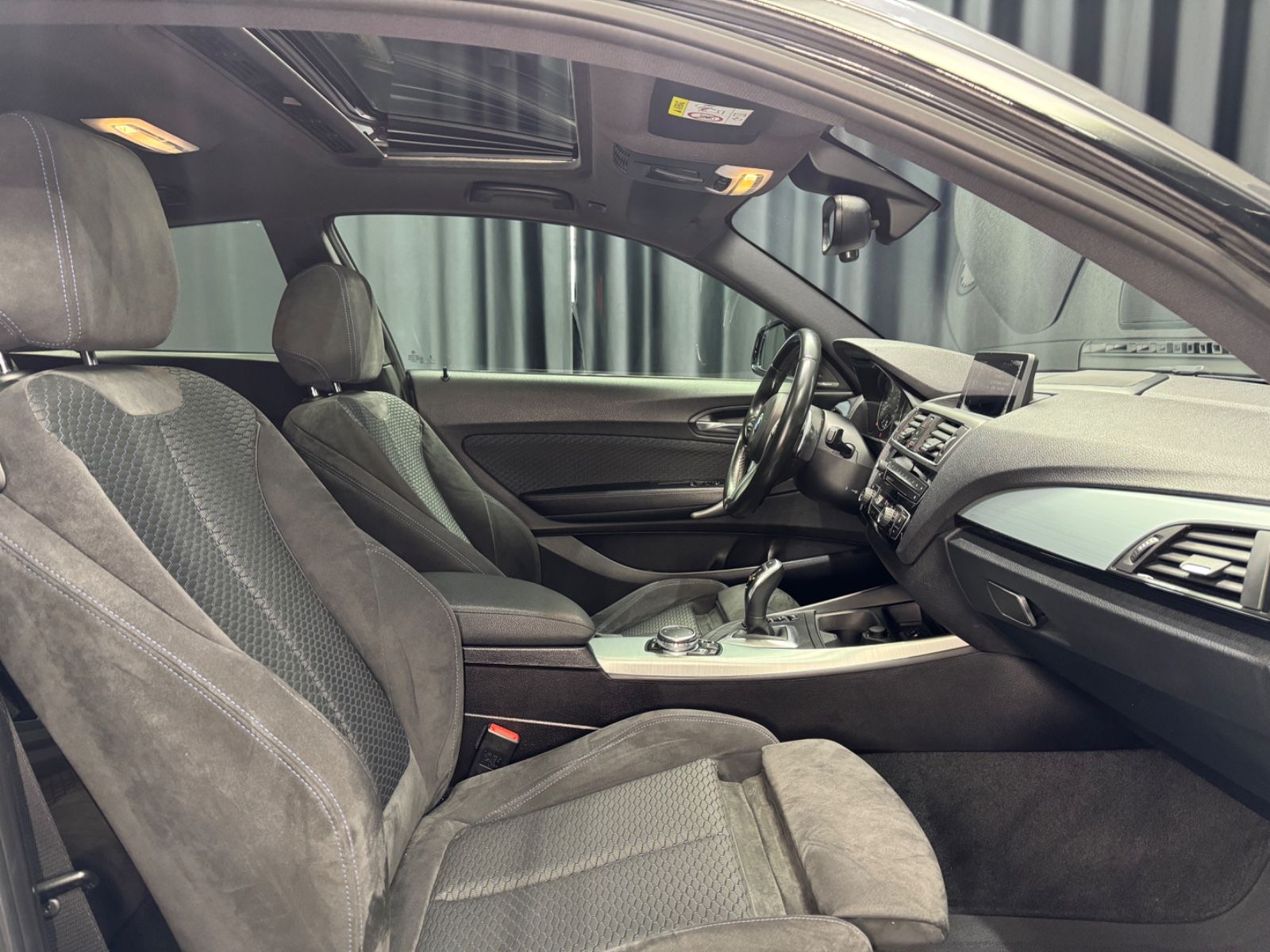 Fahrzeugabbildung BMW M135 i xDrive|AUTOMATIK|H&K|NAVI|KAMERA|