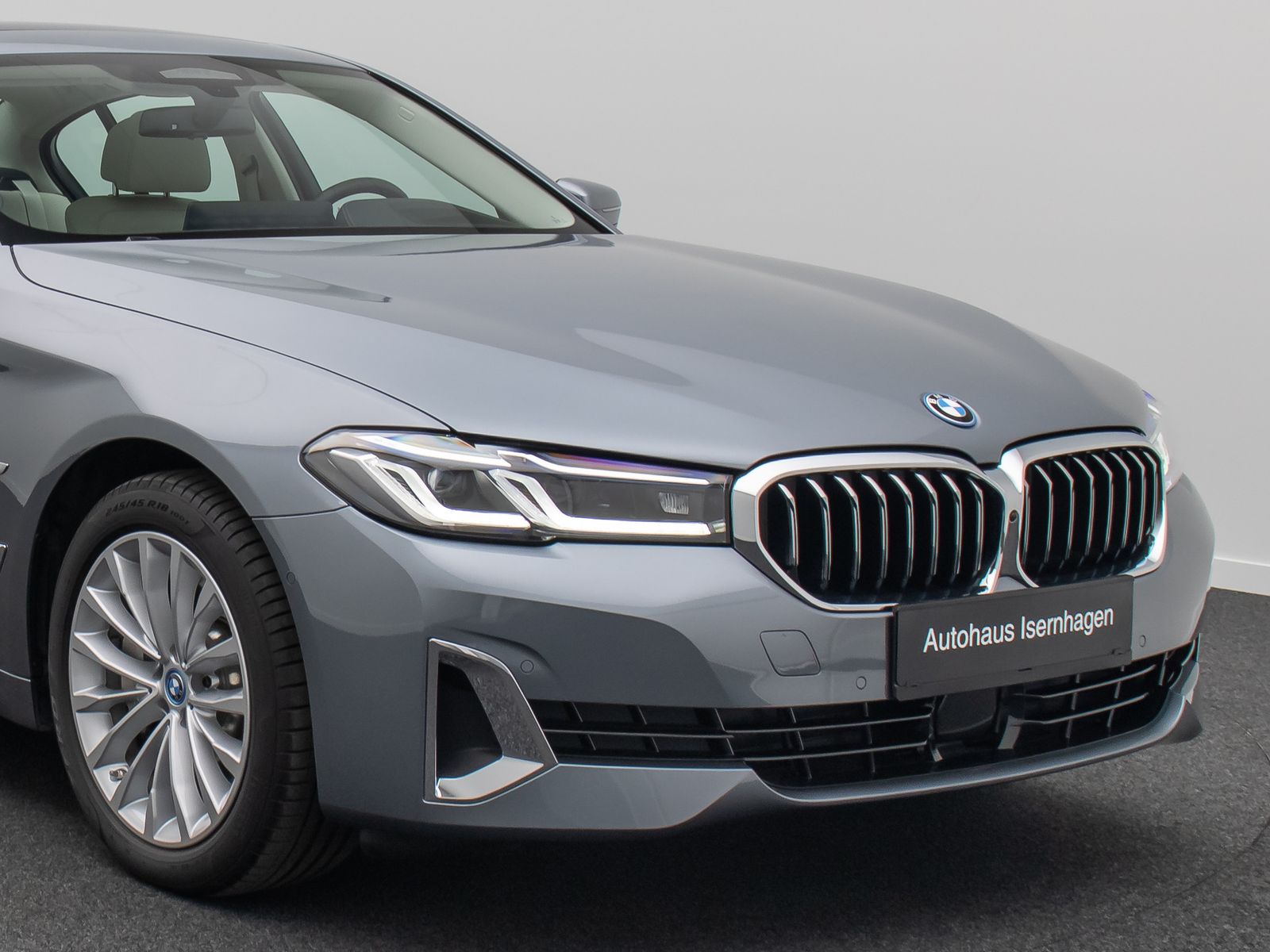 Fahrzeugabbildung BMW 530e Luxury Line 360°Glasdach Laser HUD DAB HiFi