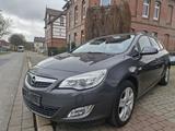 Opel Astra J Sports Tourer Design Edition - Opel Astra: J Sports Tourer Design Edition