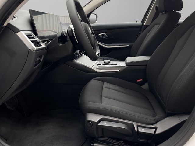 Foto Nummer 9: BMW 320i