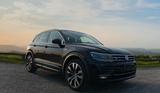 Volkswagen Tiguan 2.0 TSI  R-Line, DSG 4MOTION Highline  - Volkswagen Tiguan mit Benzin-Antrieb: Schwarz, Head-Up Display