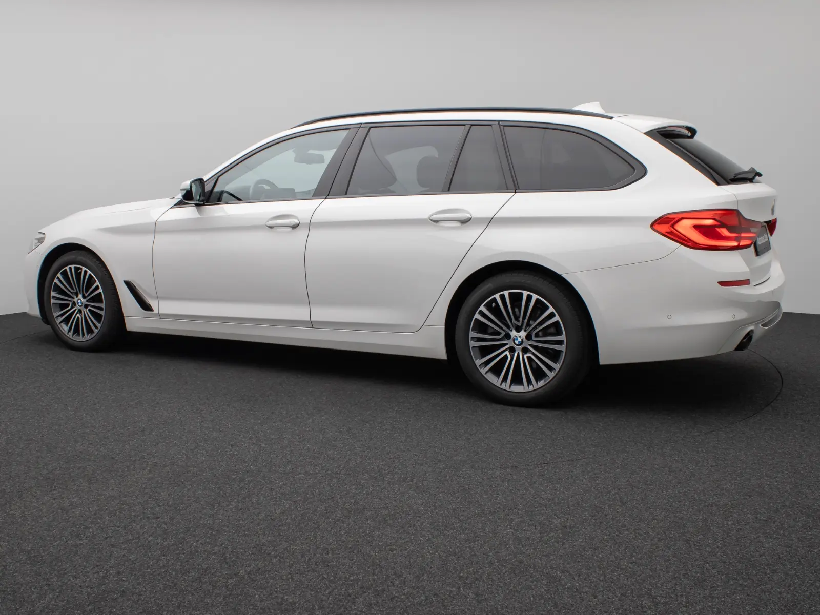 BMW 520d xD Tour Sport Line Pano H/K Exklusiv Paket