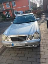 Mercedes-Benz Mercedes E280   Automatik - Mercedes-Benz E 280 in Köln