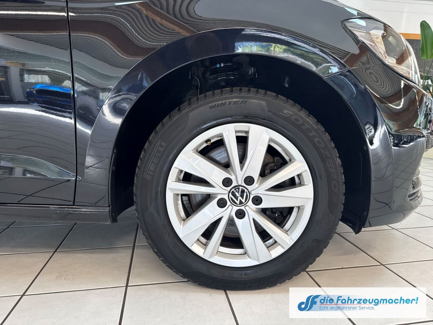 Fahrzeugabbildung Volkswagen Touran Comfortline 7.Si. AHK-klap.150PS Navi Dig