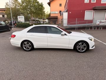 Mercedes E 200 - 4