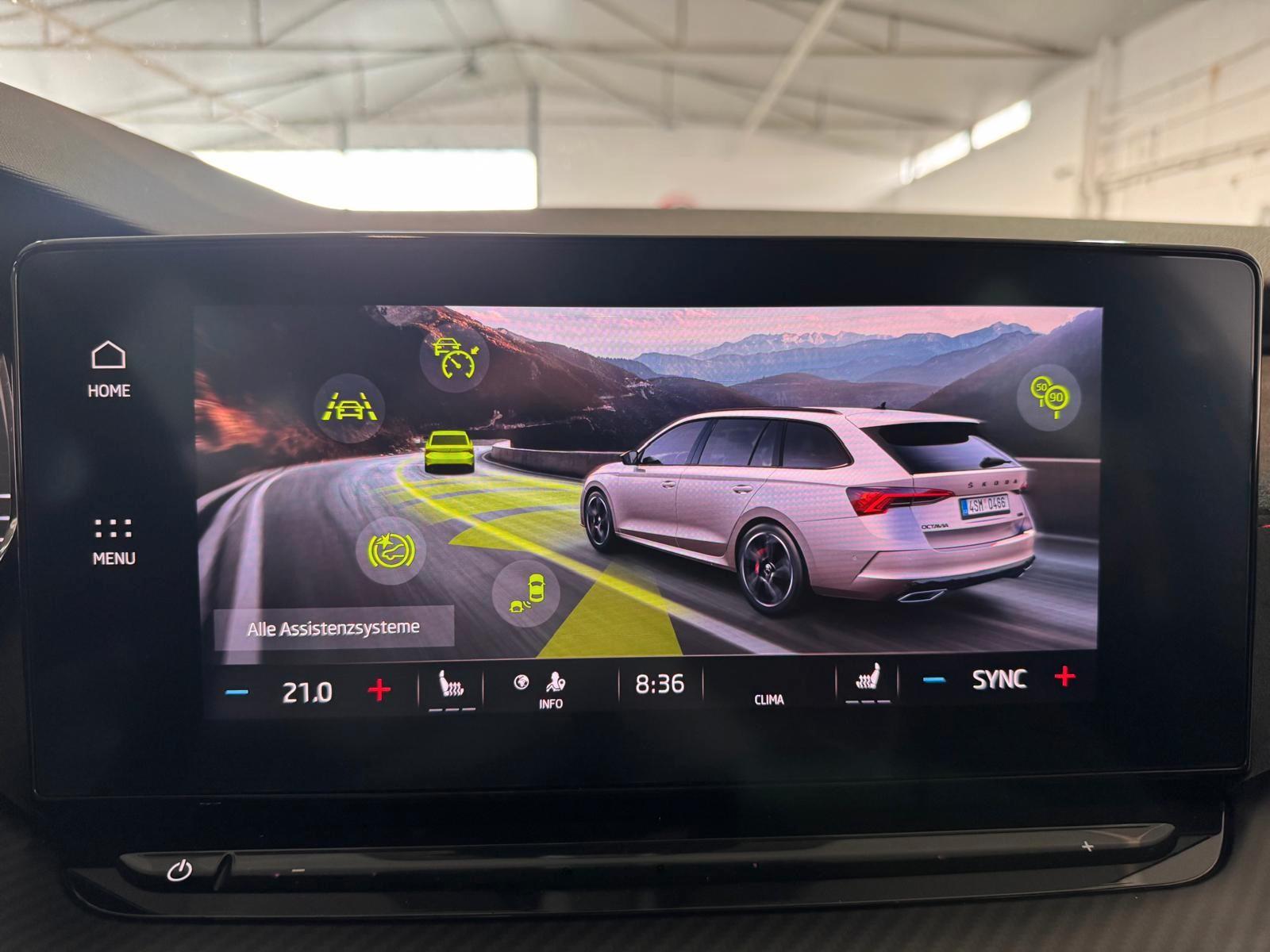Skoda RS4x4 PANO/HUD/TOT/AHK/ShZ/WinP/MASS/ACC/XDS/HOD