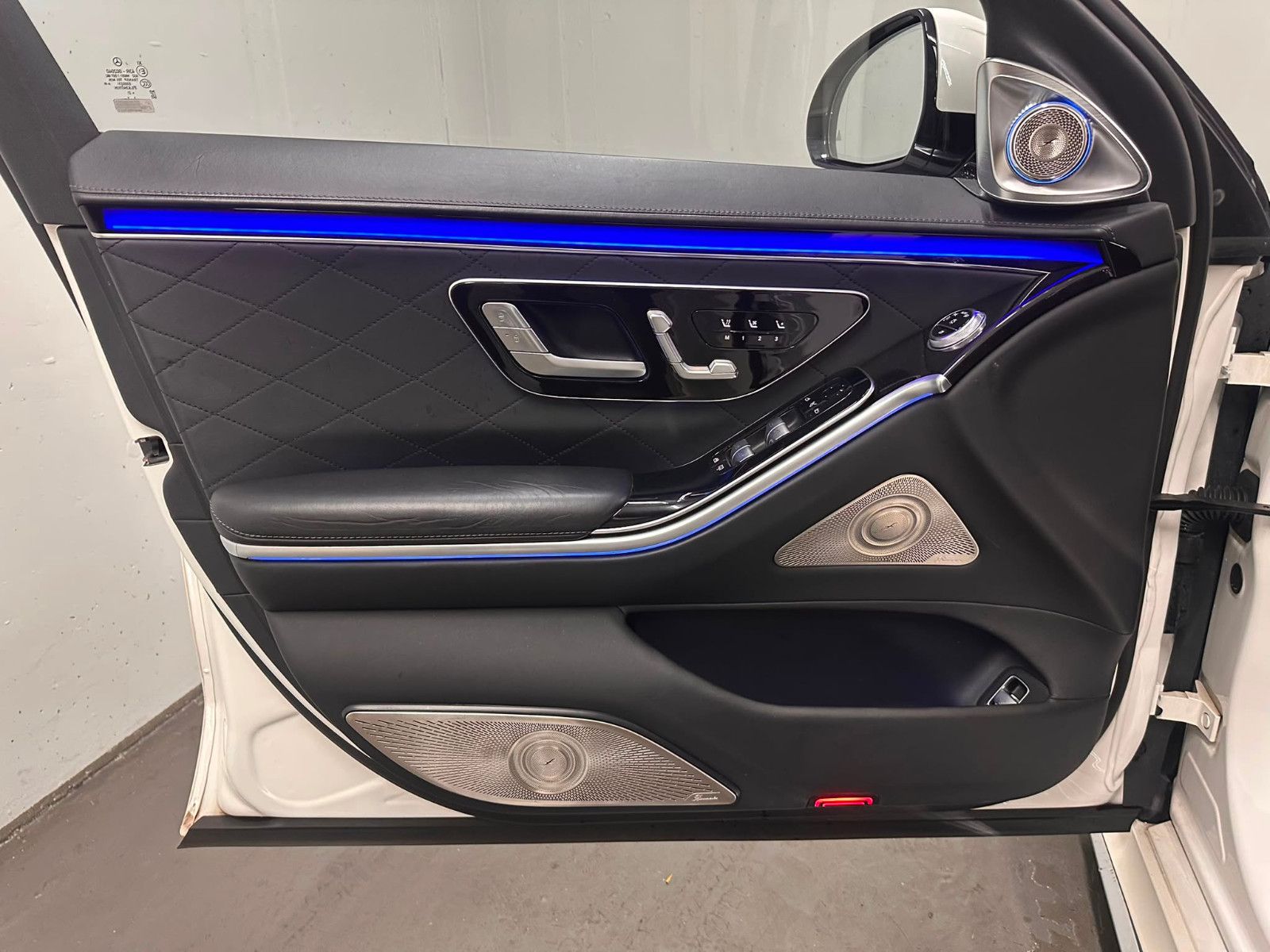 Fahrzeugabbildung Mercedes-Benz S 500 4MATIC L *AMG-LINE*PANORAMA*TV*STANDH*